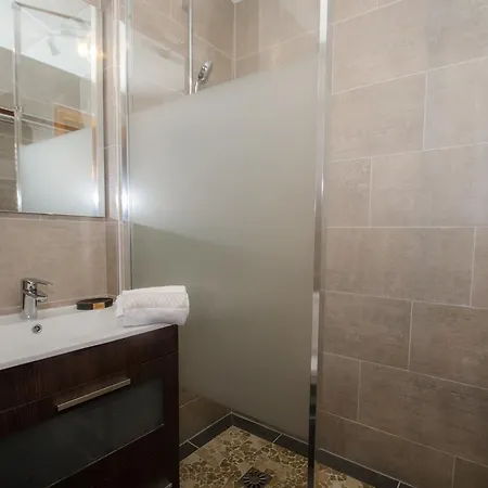 Studio Quartz Apartman *